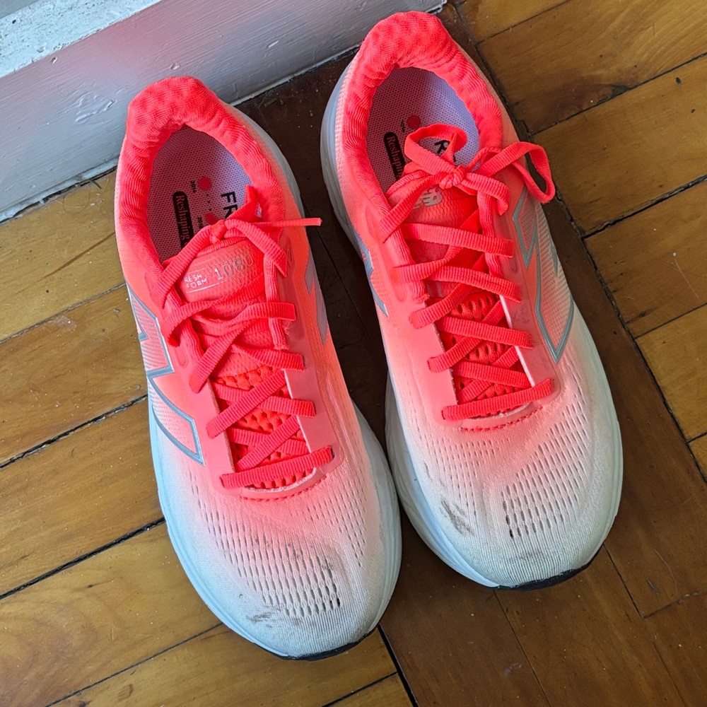 New Balance 1080 v14 women's size 7 white and coral very comfortable - Picture 2 of 6